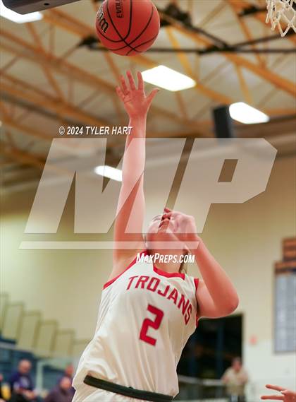Thumbnail 2 in Bloomington South vs. Center Grove (HSAA 4A Sectional 13 First Round) photogallery.