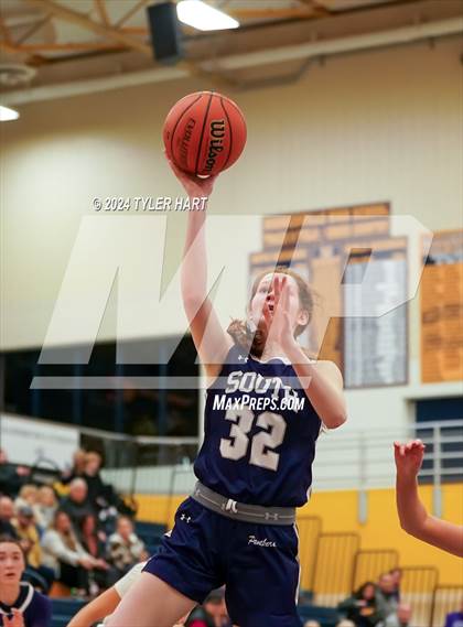 Thumbnail 2 in Bloomington South vs. Center Grove (HSAA 4A Sectional 13 First Round) photogallery.