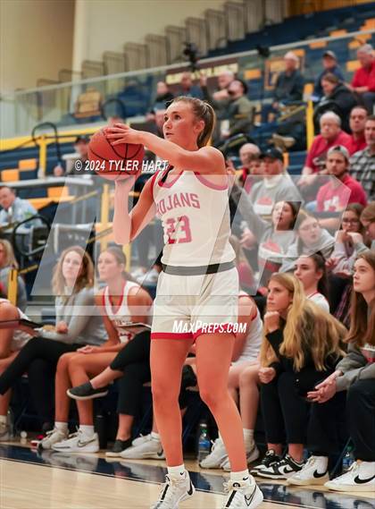 Thumbnail 2 in Bloomington South vs. Center Grove (HSAA 4A Sectional 13 First Round) photogallery.