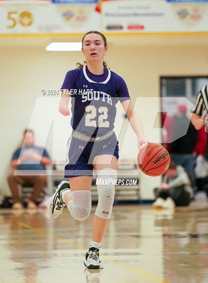 Thumbnail 2 in Bloomington South vs. Center Grove (HSAA 4A Sectional 13 First Round) photogallery.
