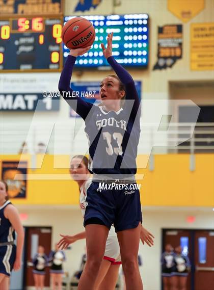 Thumbnail 3 in Bloomington South vs. Center Grove (HSAA 4A Sectional 13 First Round) photogallery.