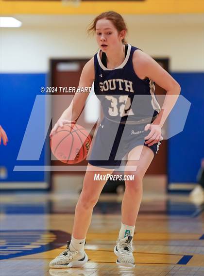 Thumbnail 2 in Bloomington South vs. Center Grove (HSAA 4A Sectional 13 First Round) photogallery.