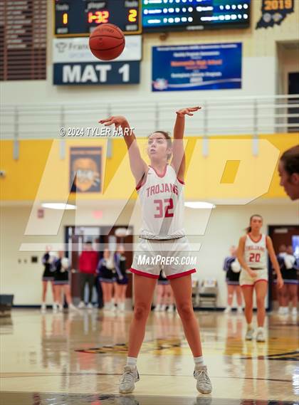 Thumbnail 3 in Bloomington South vs. Center Grove (HSAA 4A Sectional 13 First Round) photogallery.