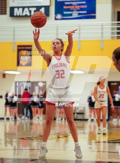 Thumbnail 2 in Bloomington South vs. Center Grove (HSAA 4A Sectional 13 First Round) photogallery.