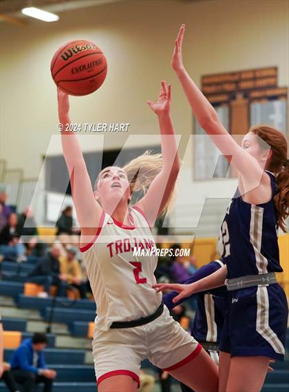 Thumbnail 3 in Bloomington South vs. Center Grove (HSAA 4A Sectional 13 First Round) photogallery.