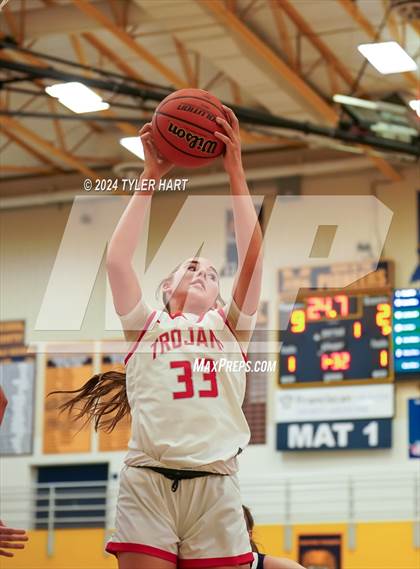 Thumbnail 2 in Bloomington South vs. Center Grove (HSAA 4A Sectional 13 First Round) photogallery.