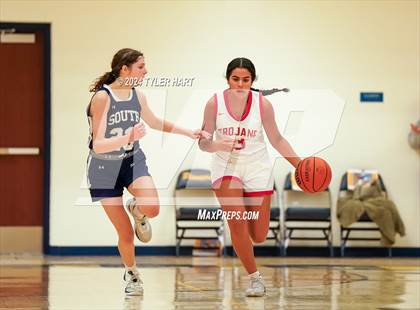 Thumbnail 2 in Bloomington South vs. Center Grove (HSAA 4A Sectional 13 First Round) photogallery.