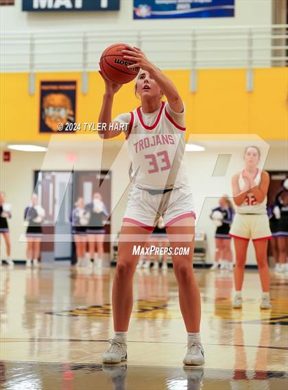 Thumbnail 2 in Bloomington South vs. Center Grove (HSAA 4A Sectional 13 First Round) photogallery.