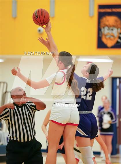 Thumbnail 3 in Bloomington South vs. Center Grove (HSAA 4A Sectional 13 First Round) photogallery.