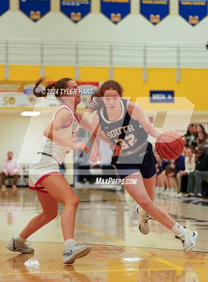 Thumbnail 2 in Bloomington South vs. Center Grove (HSAA 4A Sectional 13 First Round) photogallery.
