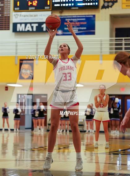 Thumbnail 3 in Bloomington South vs. Center Grove (HSAA 4A Sectional 13 First Round) photogallery.