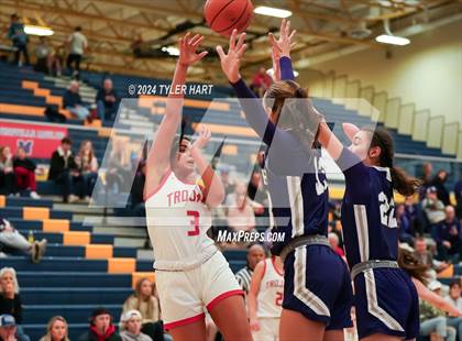 Thumbnail 2 in Bloomington South vs. Center Grove (HSAA 4A Sectional 13 First Round) photogallery.
