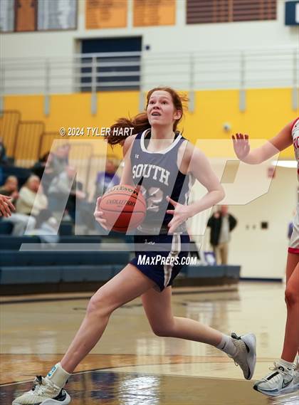 Thumbnail 3 in Bloomington South vs. Center Grove (HSAA 4A Sectional 13 First Round) photogallery.
