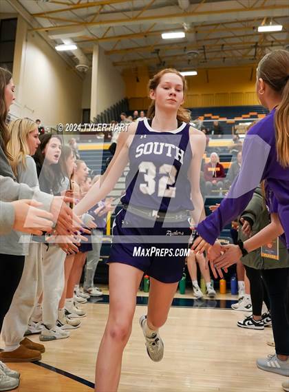 Thumbnail 1 in Bloomington South vs. Center Grove (HSAA 4A Sectional 13 First Round) photogallery.