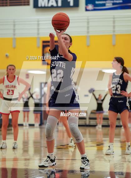 Thumbnail 1 in Bloomington South vs. Center Grove (HSAA 4A Sectional 13 First Round) photogallery.