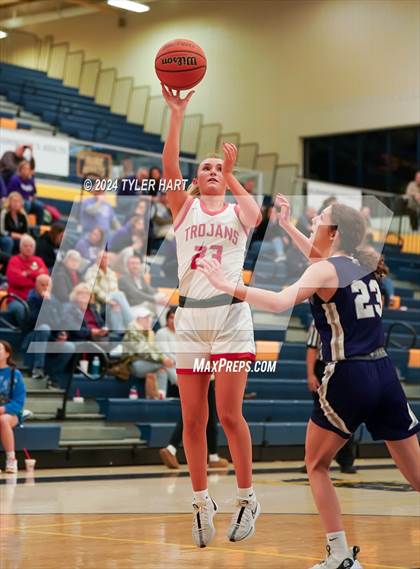 Thumbnail 3 in Bloomington South vs. Center Grove (HSAA 4A Sectional 13 First Round) photogallery.