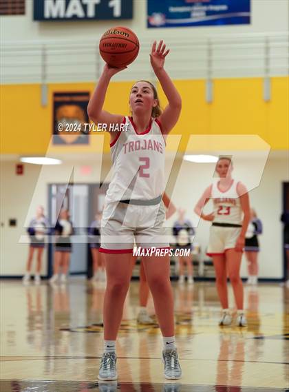 Thumbnail 3 in Bloomington South vs. Center Grove (HSAA 4A Sectional 13 First Round) photogallery.
