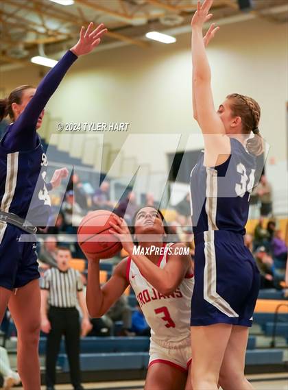 Thumbnail 1 in Bloomington South vs. Center Grove (HSAA 4A Sectional 13 First Round) photogallery.