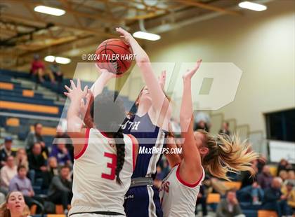 Thumbnail 3 in Bloomington South vs. Center Grove (HSAA 4A Sectional 13 First Round) photogallery.