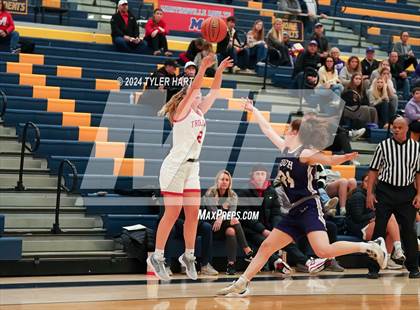 Thumbnail 1 in Bloomington South vs. Center Grove (HSAA 4A Sectional 13 First Round) photogallery.