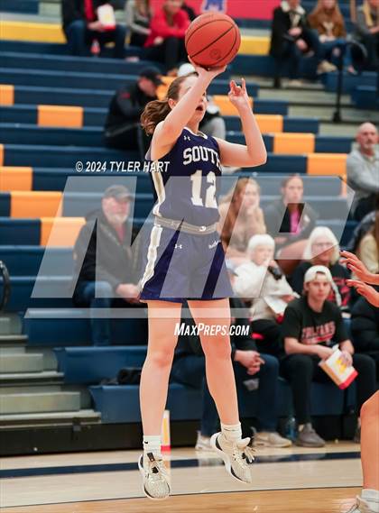 Thumbnail 3 in Bloomington South vs. Center Grove (HSAA 4A Sectional 13 First Round) photogallery.