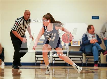 Thumbnail 2 in Bloomington South vs. Center Grove (HSAA 4A Sectional 13 First Round) photogallery.