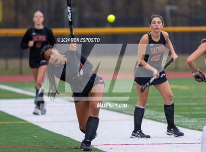 Thumbnail 2 in Sachem East vs Massapequa (NYSPHSAA Class A Regional) photogallery.