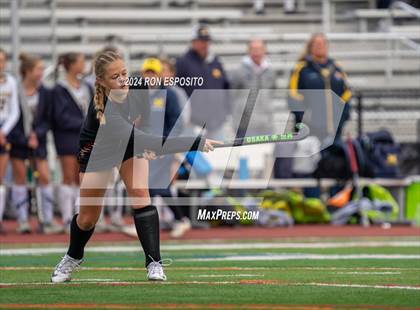 Thumbnail 3 in Sachem East vs Massapequa (NYSPHSAA Class A Regional) photogallery.