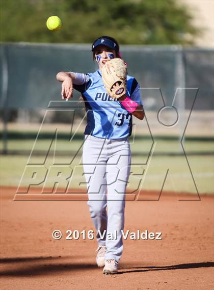 Thumbnail 3 in Pueblo vs. Yuma Catholic photogallery.