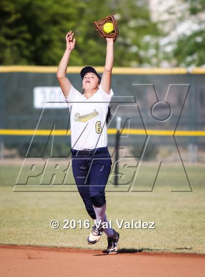 Thumbnail 3 in Pueblo vs. Yuma Catholic photogallery.