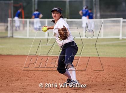 Thumbnail 2 in Pueblo vs. Yuma Catholic photogallery.