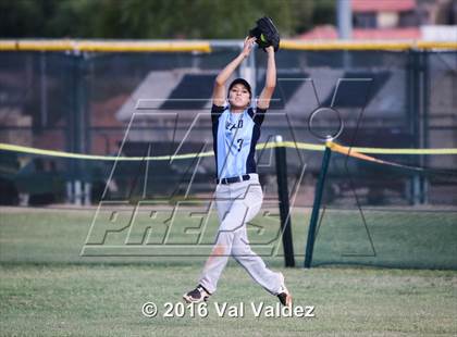 Thumbnail 1 in Pueblo vs. Yuma Catholic photogallery.