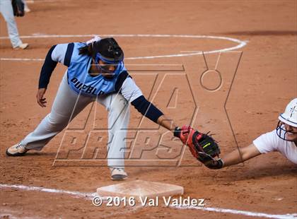 Thumbnail 2 in Pueblo vs. Yuma Catholic photogallery.