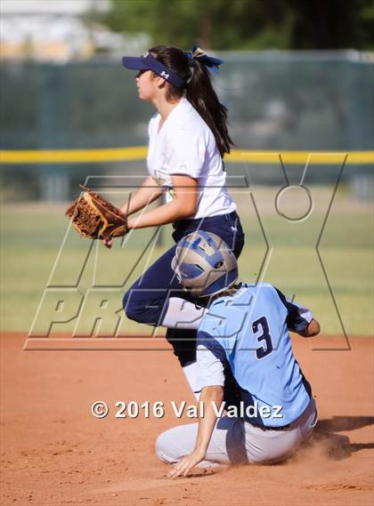 Thumbnail 1 in Pueblo vs. Yuma Catholic photogallery.