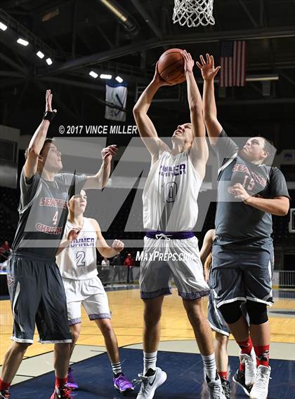 Thumbnail 2 in Seattle Christian vs. Sumner photogallery.