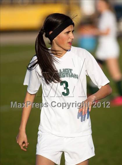 Thumbnail 2 in Elliot Christian vs. Hughson photogallery.