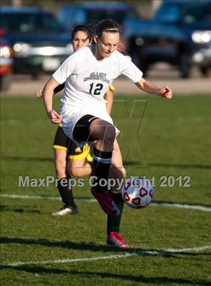 Thumbnail 2 in Elliot Christian vs. Hughson photogallery.