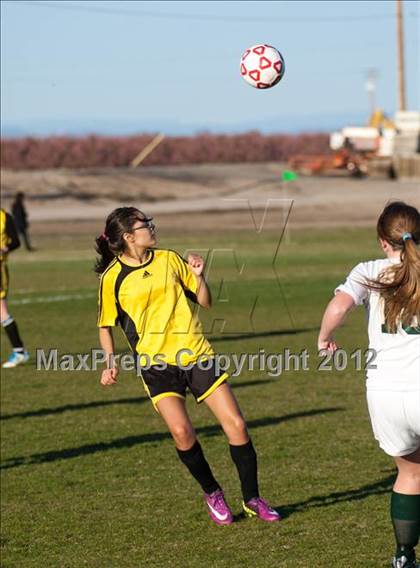 Thumbnail 3 in Elliot Christian vs. Hughson photogallery.