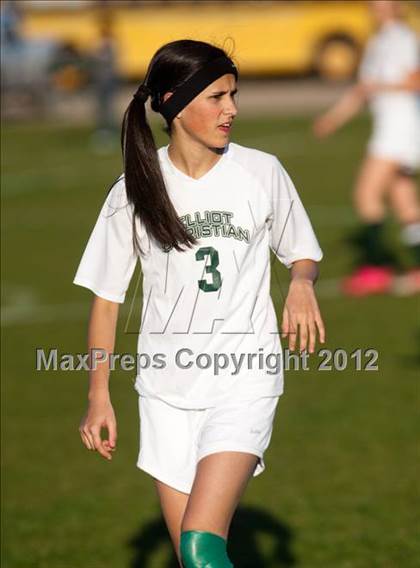 Thumbnail 3 in Elliot Christian vs. Hughson photogallery.