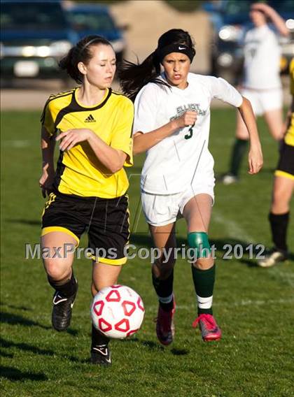 Thumbnail 3 in Elliot Christian vs. Hughson photogallery.