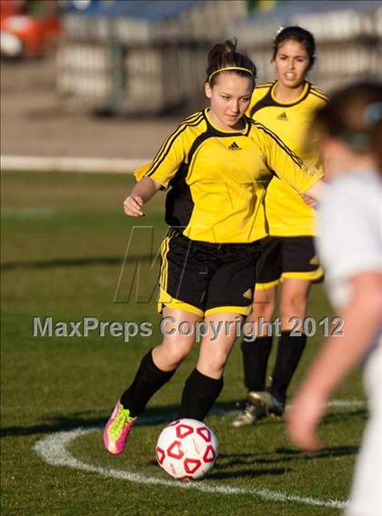 Thumbnail 3 in Elliot Christian vs. Hughson photogallery.