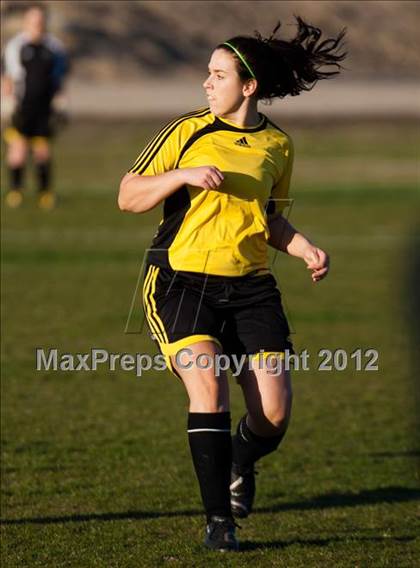 Thumbnail 2 in Elliot Christian vs. Hughson photogallery.