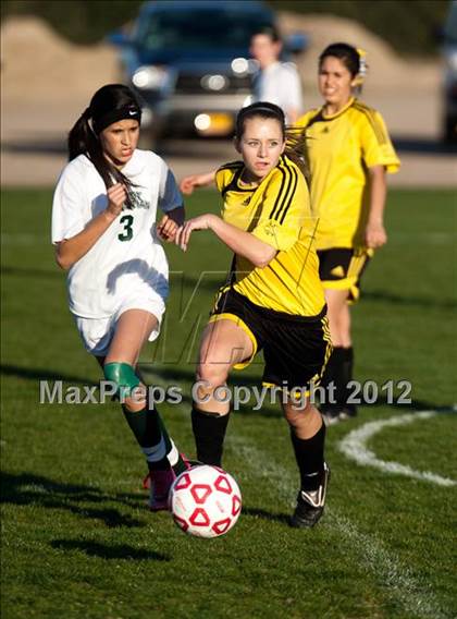 Thumbnail 2 in Elliot Christian vs. Hughson photogallery.
