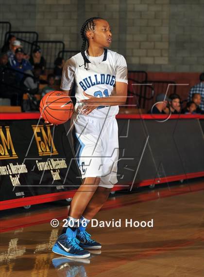 Thumbnail 2 in Centennial vs Mater Dei (Nike Extravaganza) photogallery.