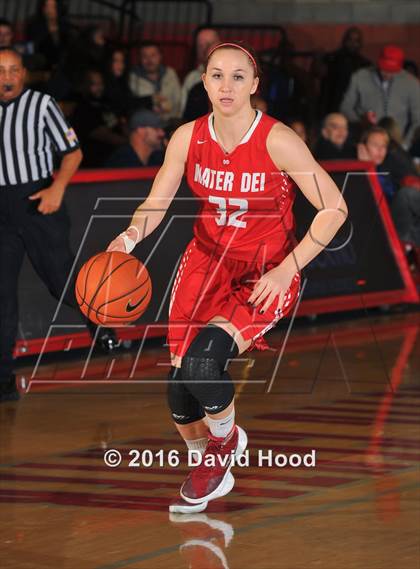 Thumbnail 1 in Centennial vs Mater Dei (Nike Extravaganza) photogallery.