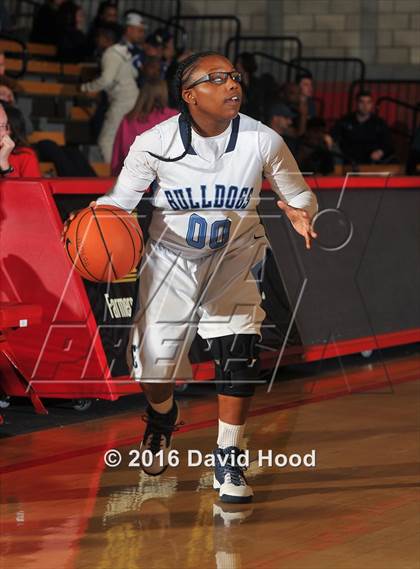 Thumbnail 2 in Centennial vs Mater Dei (Nike Extravaganza) photogallery.
