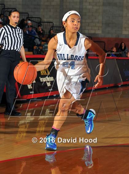Thumbnail 1 in Centennial vs Mater Dei (Nike Extravaganza) photogallery.