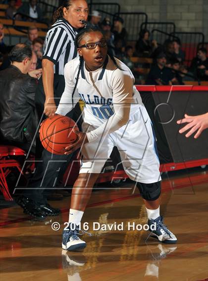 Thumbnail 2 in Centennial vs Mater Dei (Nike Extravaganza) photogallery.