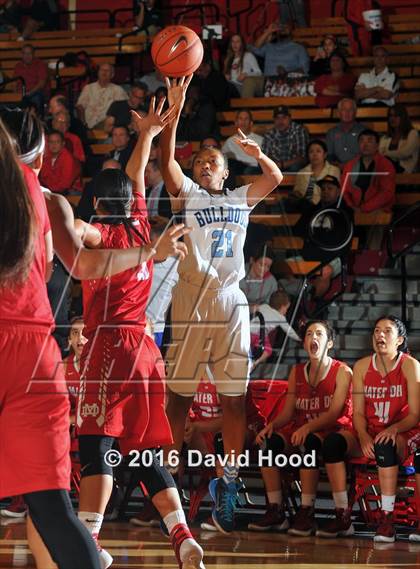 Thumbnail 2 in Centennial vs Mater Dei (Nike Extravaganza) photogallery.