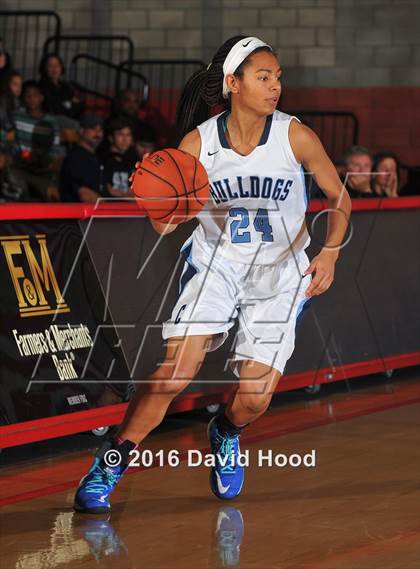 Thumbnail 3 in Centennial vs Mater Dei (Nike Extravaganza) photogallery.